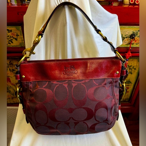 Coach Handbags - AUTHENTIC COACH SHOULDER BAG